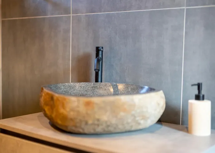 Central Apartments *